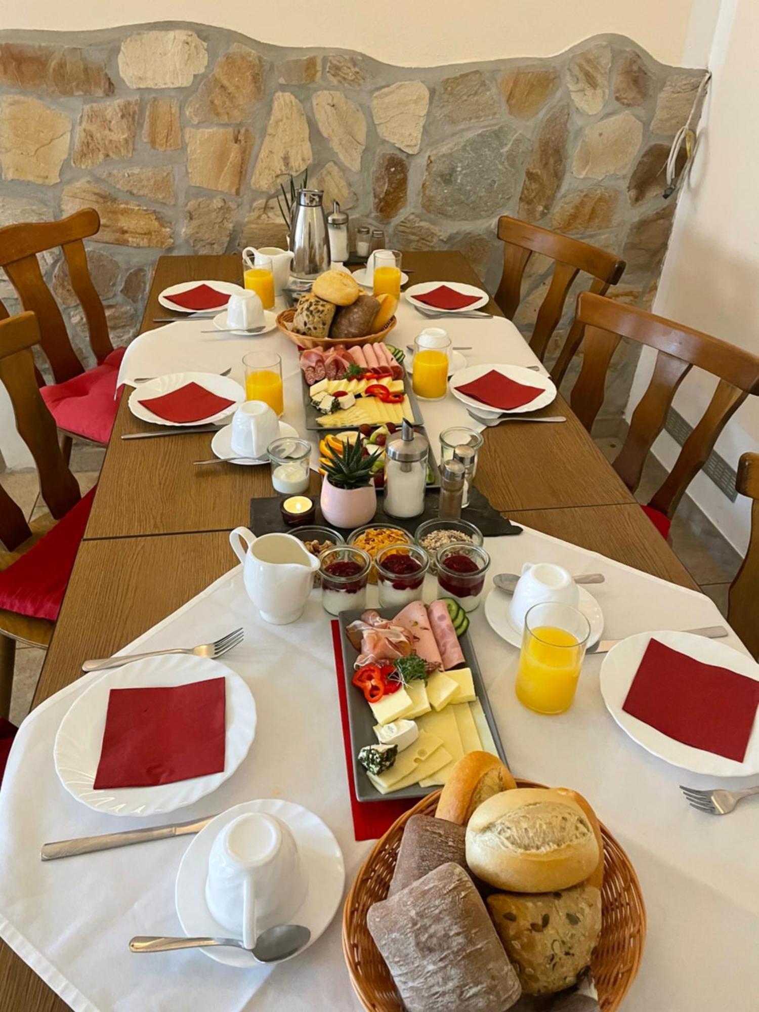 Hotel "Pension Marlis" Garni Reichenberg  ภายนอก รูปภาพ