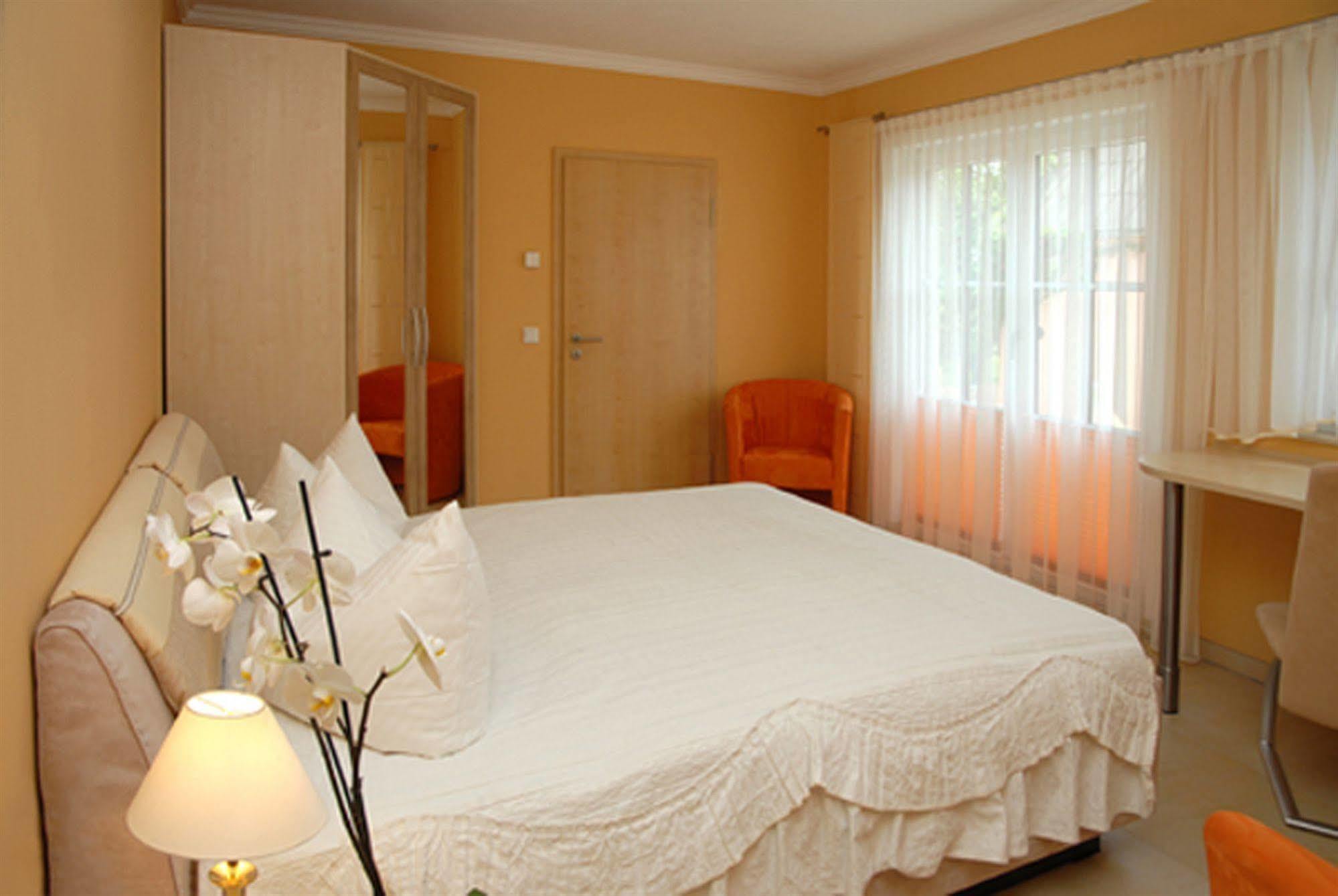 Hotel "Pension Marlis" Garni Reichenberg  ภายนอก รูปภาพ